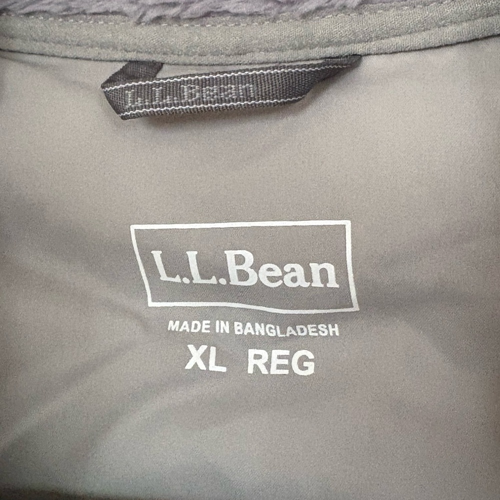 L.L. Bean Light Gray Quilted & Heathered Jacket - Picture 4 of 10